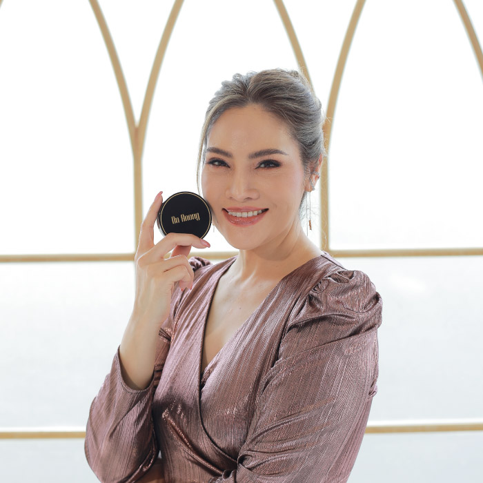 แป้งอรอนงค์ OnAnong แป้งพัฟแต่งหน้า เนื้อบางเบา คุมมัน ปกปิดดีเยี่ยม No.02 ( สำหรับ ผิวขาวเหลือง)